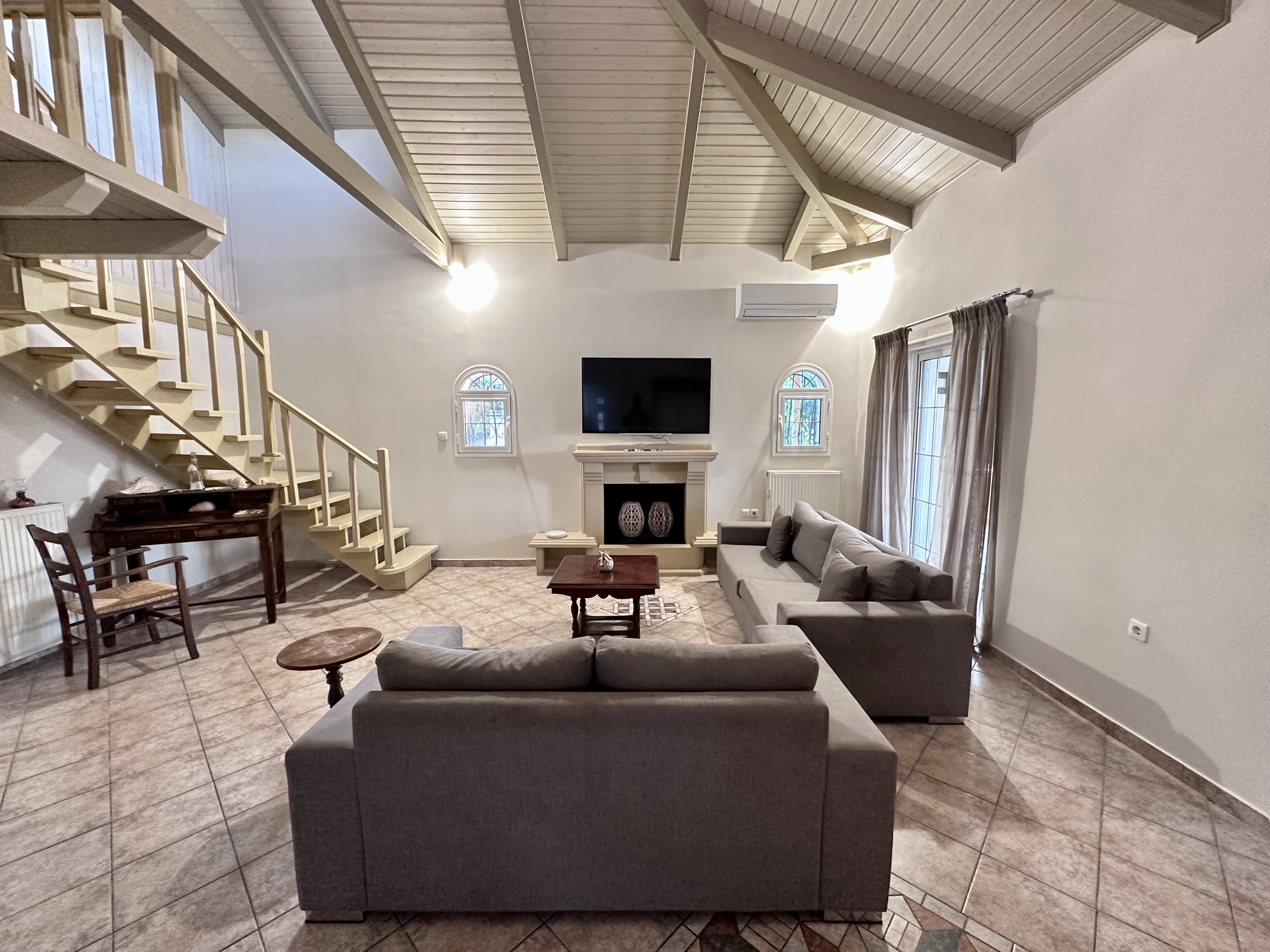 Dream Villa spacious living room